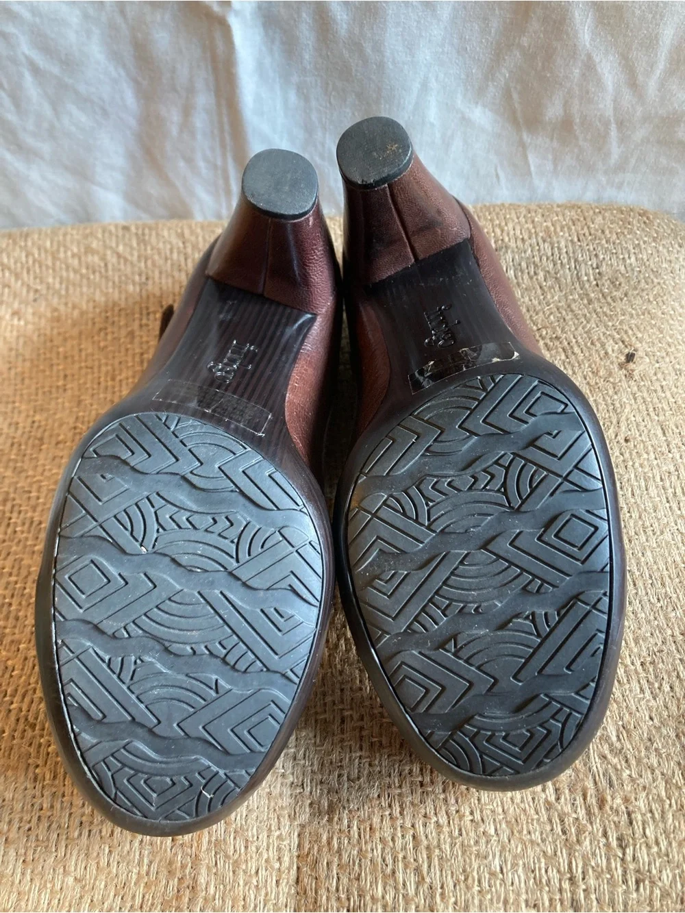 Vintage Brown Leather Mary Jane Heels - Picture 9 of 9